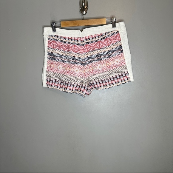 Quinn Aztec print embroidered shorts - Picture 6 of 7